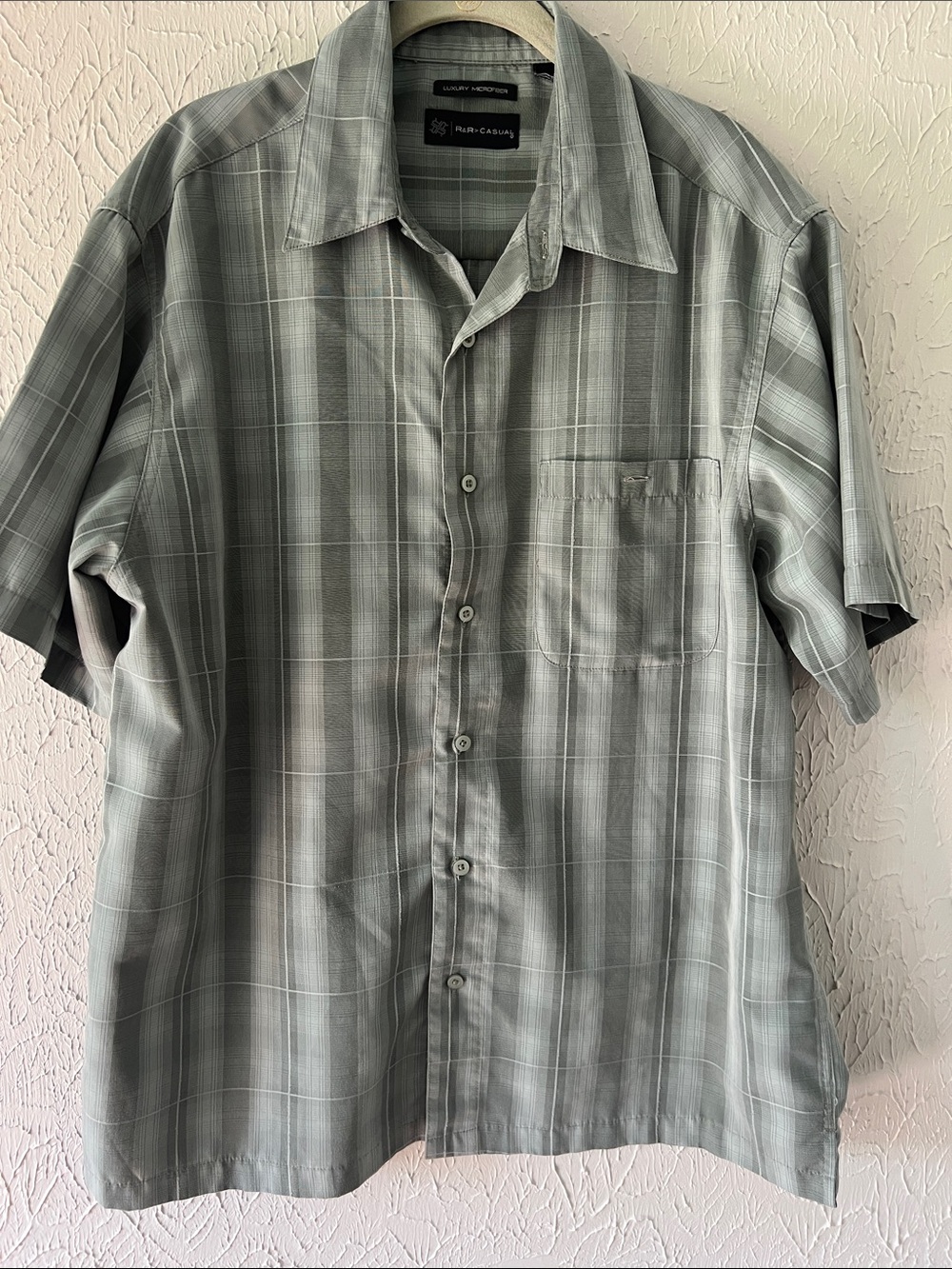 Short-Sleeve Button-Down Shirt in Light Sage Plaid